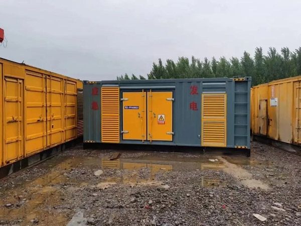 甘肃柴油发电机如何判断干式空气滤清器是否需要更换？