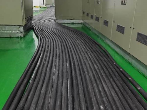 甘肃如何根据理论计算公式计算温度对特定电压测量结果的影响？