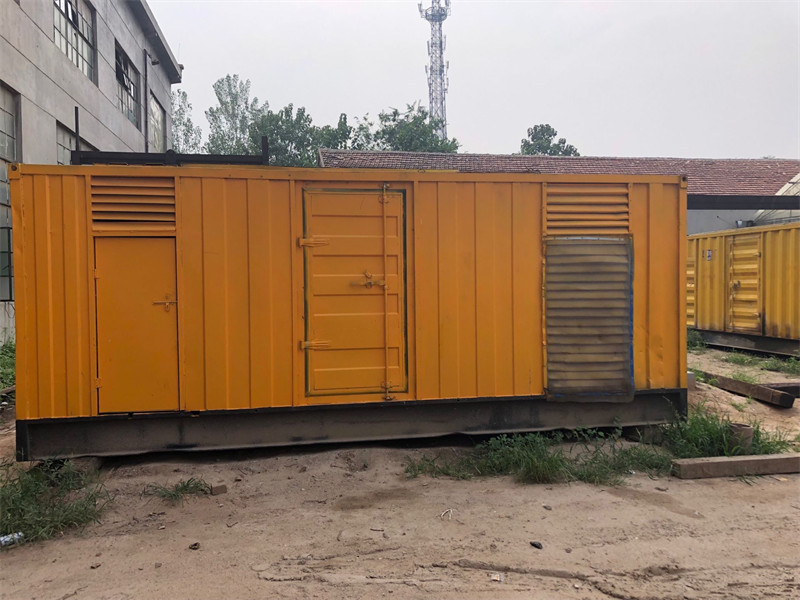 甘肃发电机出租进行负载测试时，电瓶电量不足的具体判断标准是什么？